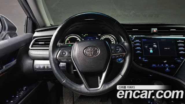 Toyota 캠리 (XV70) 2.5 LE гибрид, 2021 13