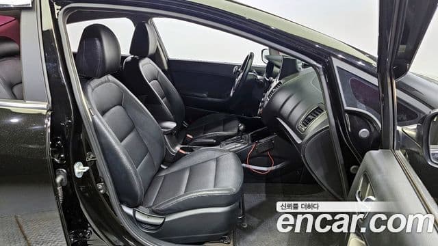 Kia K3 Prestige, 2015 10