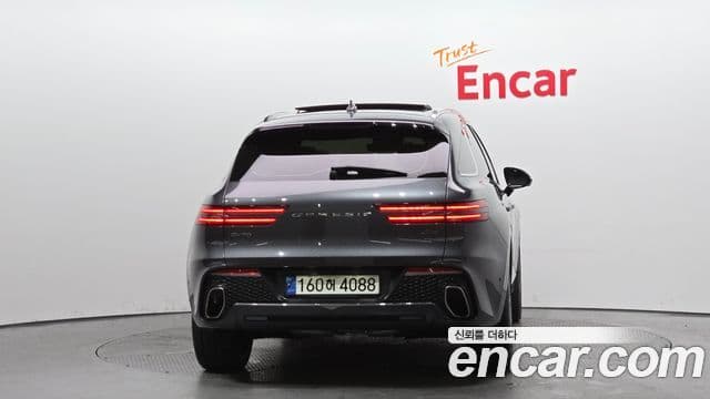 Genesis GV70, 2021 4