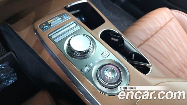 Genesis GV70, 2021 9