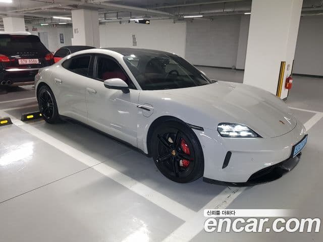 Porsche 타이칸 4S, 2025 3