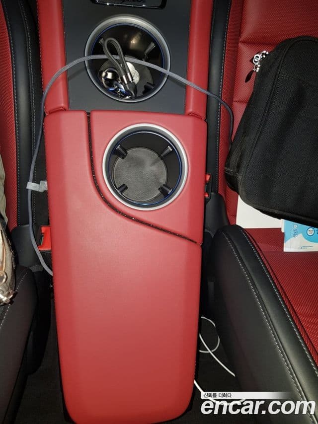 Porsche 타이칸 4S, 2025 10