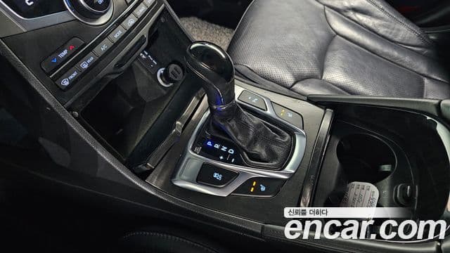 Hyundai Grandeur HG Modern, 2015 9