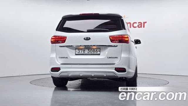 Kia The / новый New Carnival VIP, 2019 4