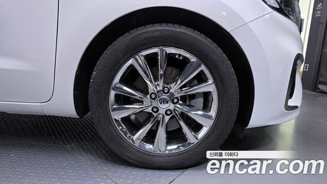 Kia The / новый New Carnival VIP, 2019 все фото