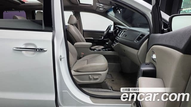 Kia The / новый New Carnival VIP, 2019 10