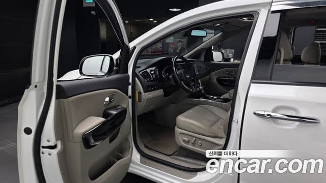 Kia The / новый New Carnival VIP, 2019 11