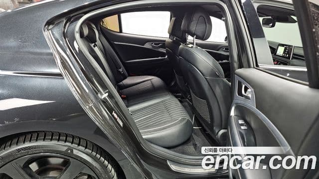 Genesis G70 Elite, 2019 12