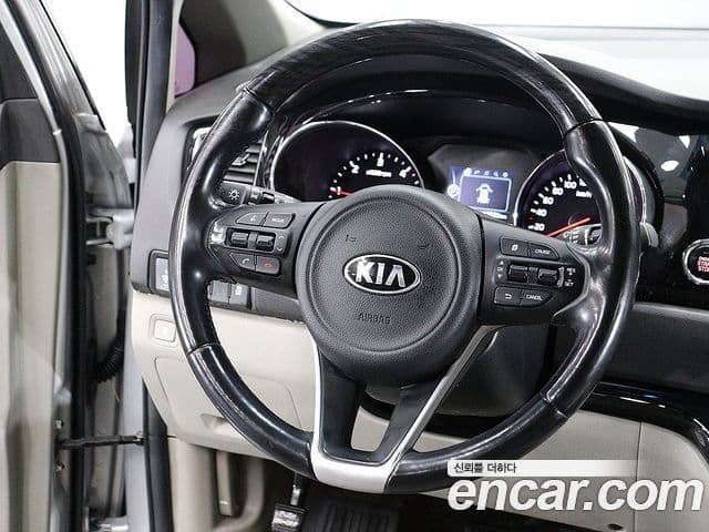 Kia All New Carnival VIP, 2018 15