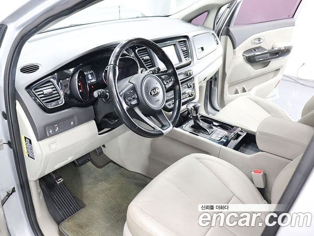 Kia All New Carnival VIP, 2018 17
