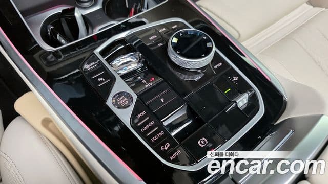 BMW X7 (G07) xDrive 40i M Sport 6인승, 2024 9