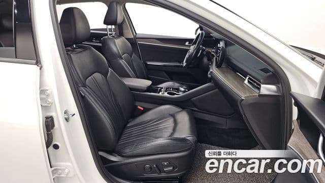 Kia K5 3세대 Signature, 2020 11