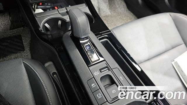 Toyota 프리우스 5세대 2.0 XLE, 2024 9