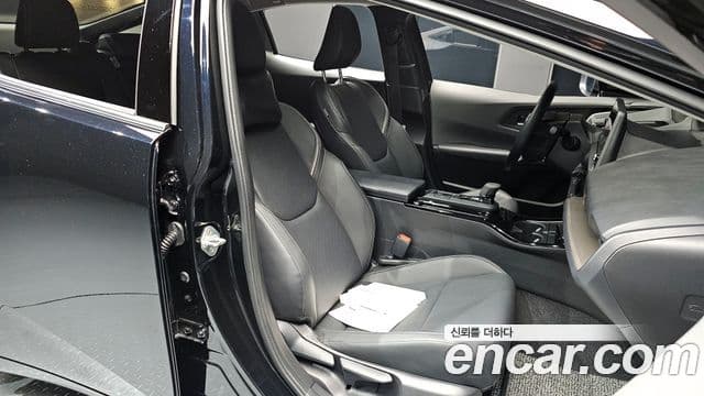 Toyota 프리우스 5세대 2.0 XLE, 2024 10