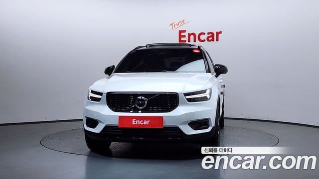 Volvo XC40 B4 R-Design, 2021 3