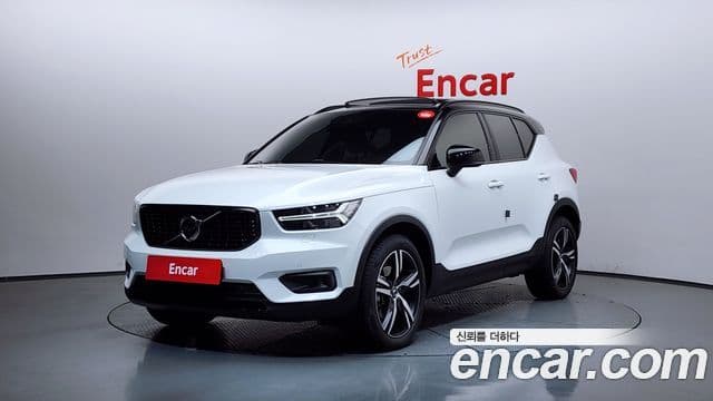 Volvo XC40 B4 R-Design, 2021 4