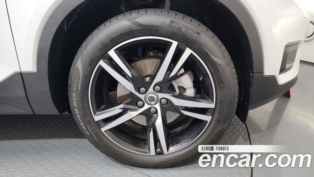 Volvo XC40 B4 R-Design, 2021 все фото