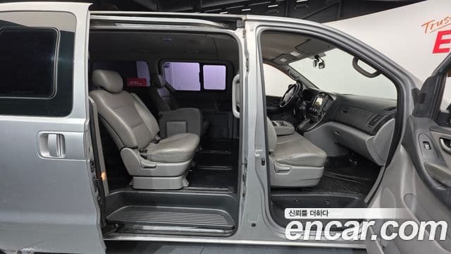 Hyundai Grand Starex CVX Luxury, 2015 18