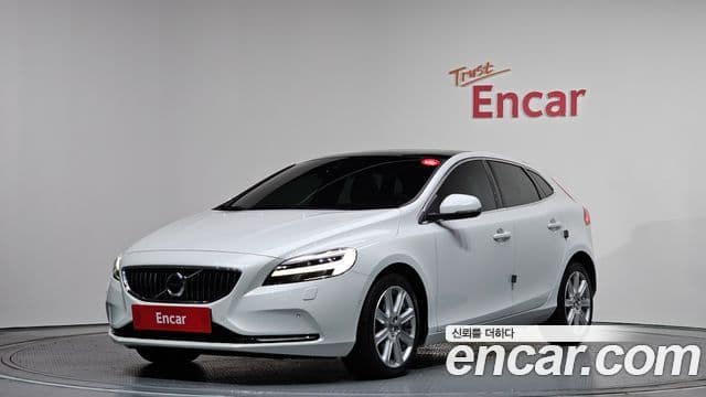 Volvo V40 2세대, 2018 1