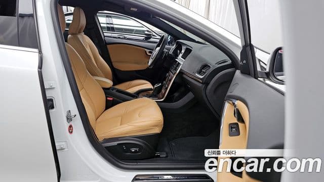 Volvo V40 2세대, 2018 11