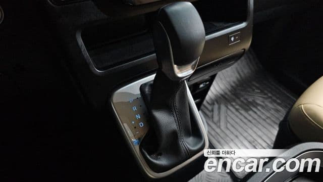 Hyundai Staria Modern, 2023 16