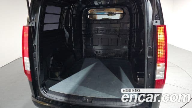 Hyundai Staria Modern, 2023 7