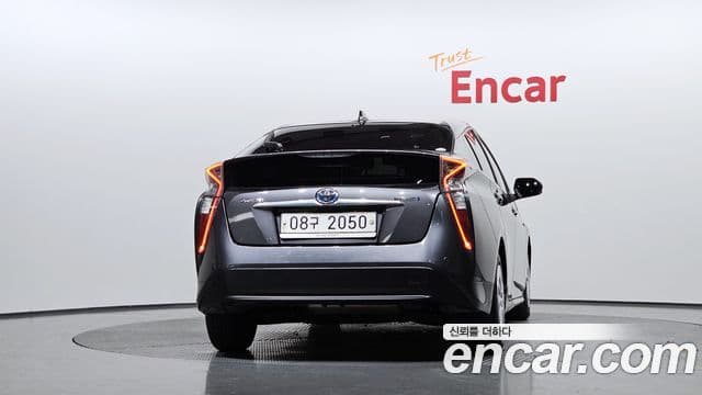 Toyota 프리우스 4세대 1.8 E, 2018 4