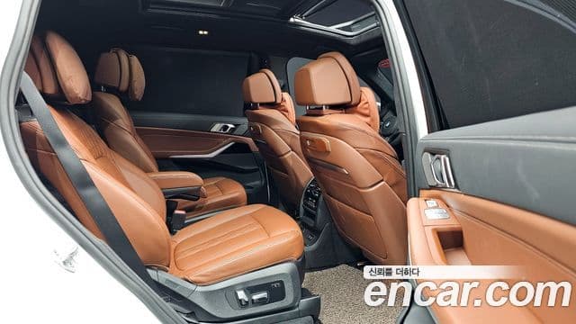 BMW X7 (G07) xDrive 40i M Sport 6인승, 2024 11
