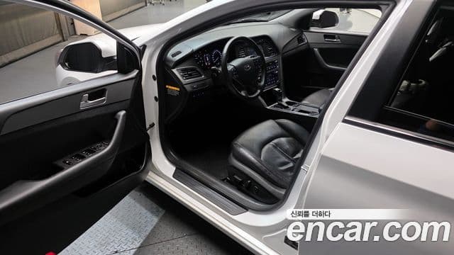 Hyundai LF Sonata Special, 2015 10