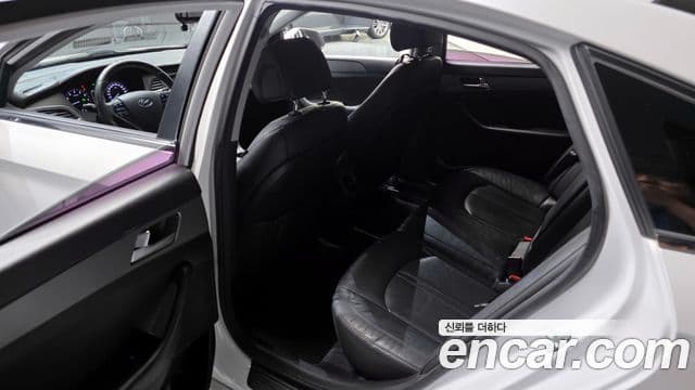 Hyundai LF Sonata Special, 2015 11