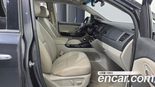 Kia The / новый New Carnival Prestige, 2019 11