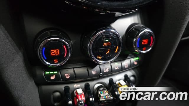 Mini Cooper D 3세대, 2016 16