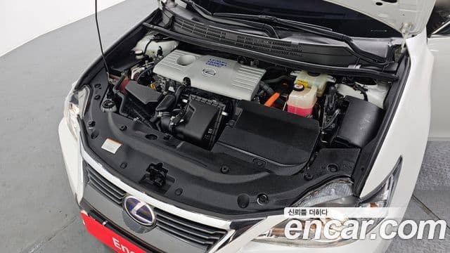 Lexus CT200h ZWA10, 2017 6