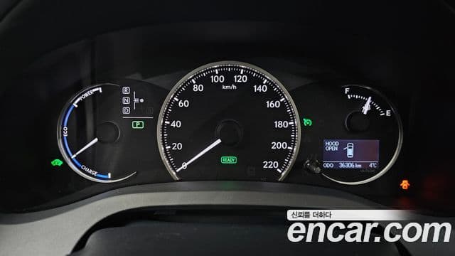 Lexus CT200h ZWA10, 2017 8