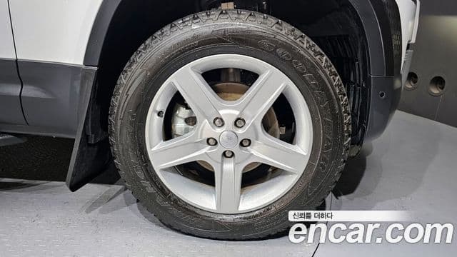 Land Rover Defender (L663) 110 D250 SE, 2023 все фото