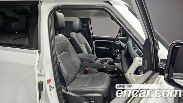 Land Rover Defender (L663) 110 D250 SE, 2023 12