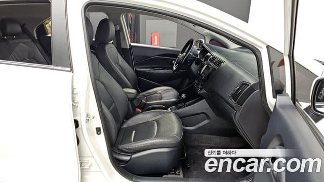 Kia The / новый New Pride Luxury, 2016 11