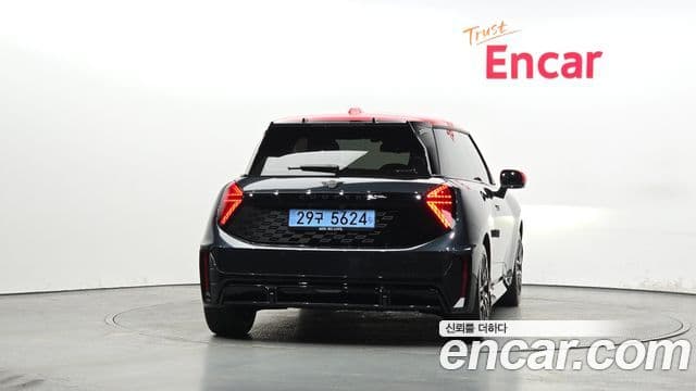 Mini Cooper Электрический (Electric) 4세대 JCW, 2025 4
