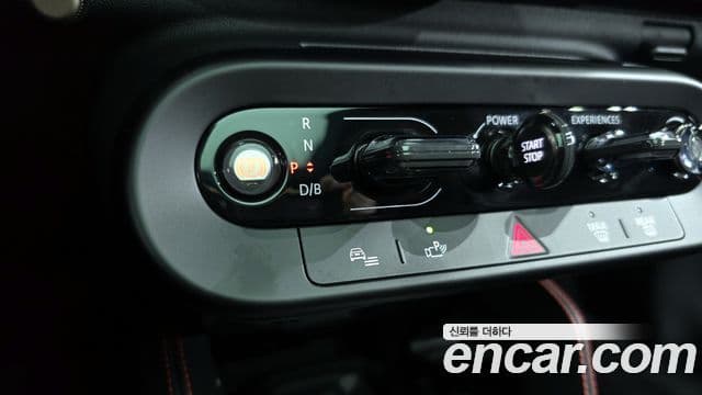 Mini Cooper Электрический (Electric) 4세대 JCW, 2025 9