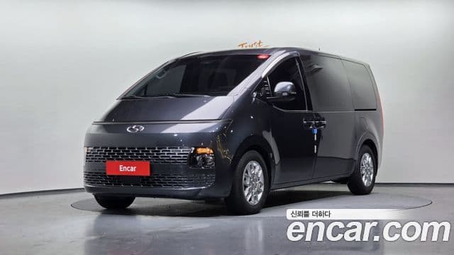 Hyundai Staria Modern, 2023 1