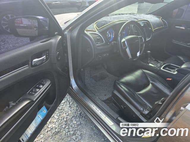 크라이슬러 The / новый New 300C, 2012 13