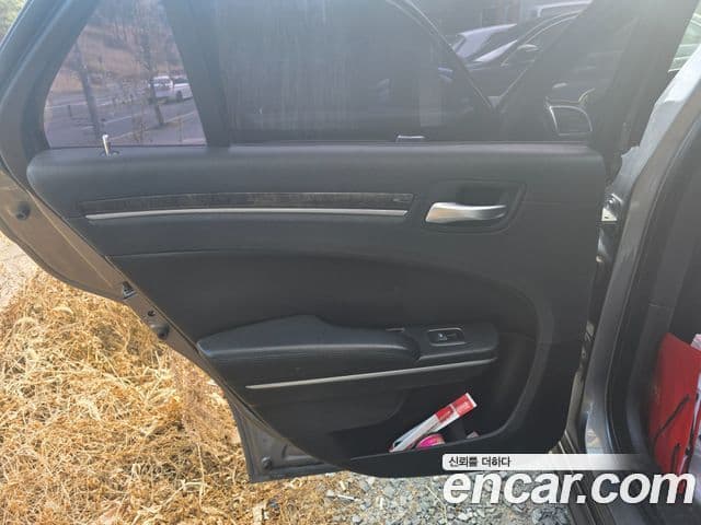 크라이슬러 The / новый New 300C, 2012 20