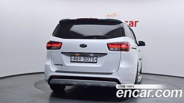 Kia All New Carnival Noblesse, 2018 4