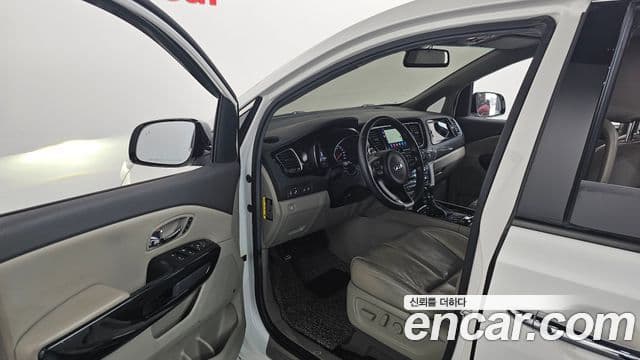 Kia All New Carnival Noblesse, 2018 10
