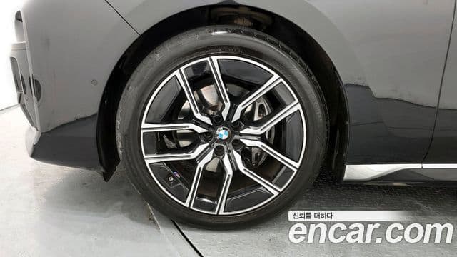 BMW 7시리즈 (G70) 740d xDrive M Sport, 2025 все фото