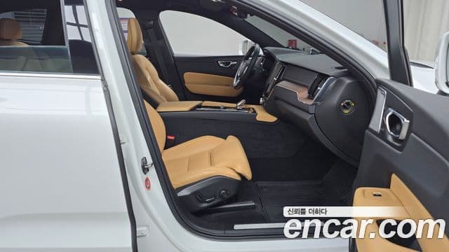 Volvo XC60 2세대 B6 Inscription, 2022 11