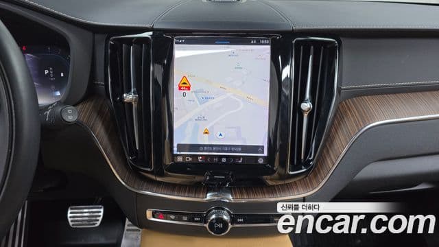 Volvo XC60 2세대 B6 Inscription, 2022 14