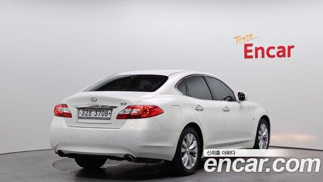 Infiniti M37 Y51, 2011 2