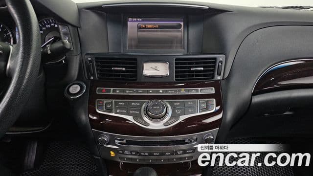 Infiniti M37 Y51, 2011 12