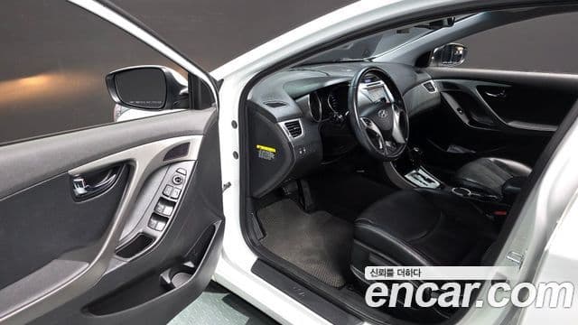 Hyundai Avante MD Premier, 2012 11